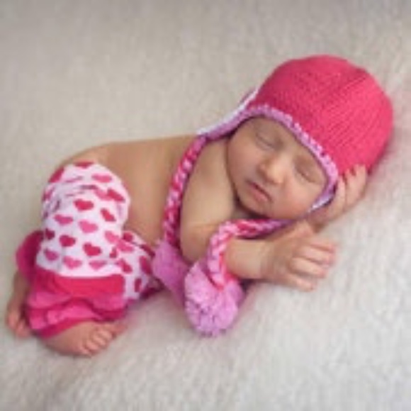 Beloved Hearts Leg Warmers by Huggalugs / Nubies - Fits Newborn to 6 MTH - NIP - Picture 2 of 3